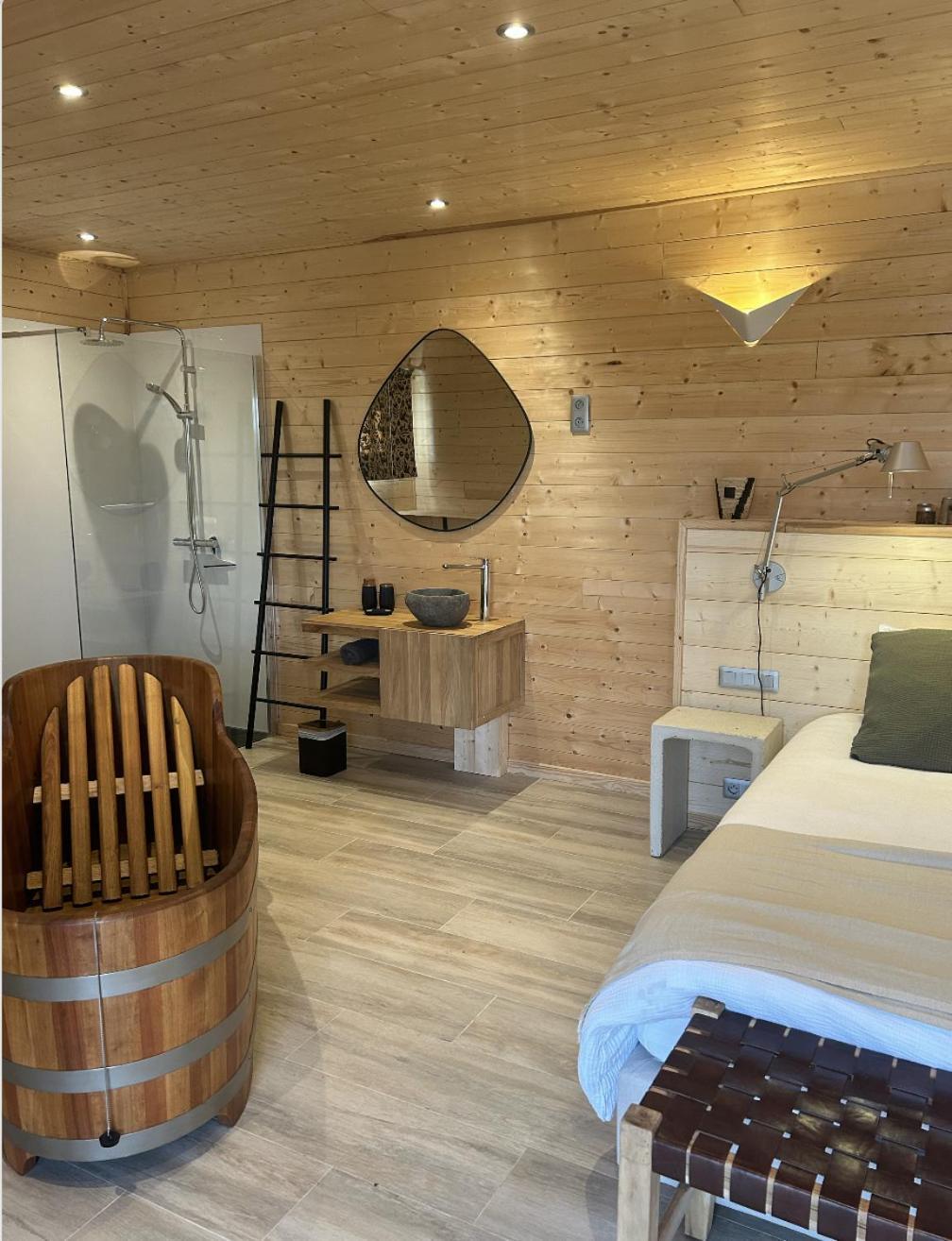 Les Lodges De Malbrough Aire-sur-la-Lys Exterior photo